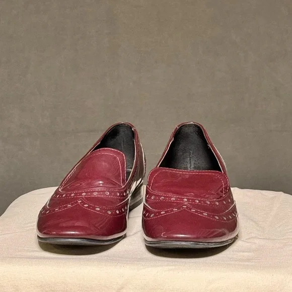 Ivanka Trump Octavie Tuxedo Shoes Burgundy Patent Leather Wingtip Flats Loafers - Picture 5 of 7